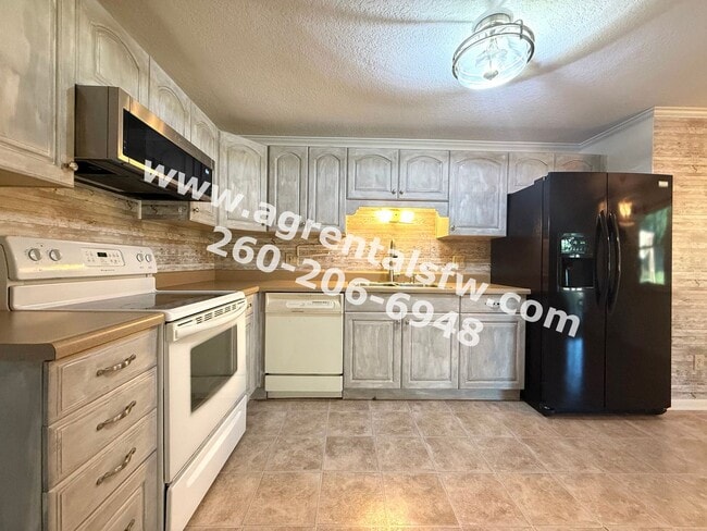 Building Photo - 5705 Graber Dr