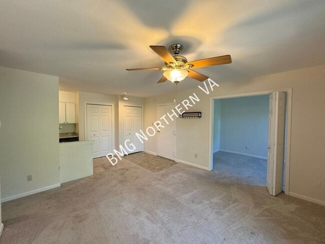 Foto del edificio - 5819-E Rexford Dr-