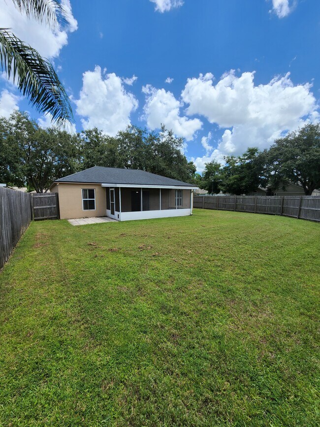 Foto del edificio - 4100 Mendenwood Ln