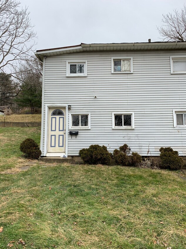 Primary Photo - 112 N Crawford St