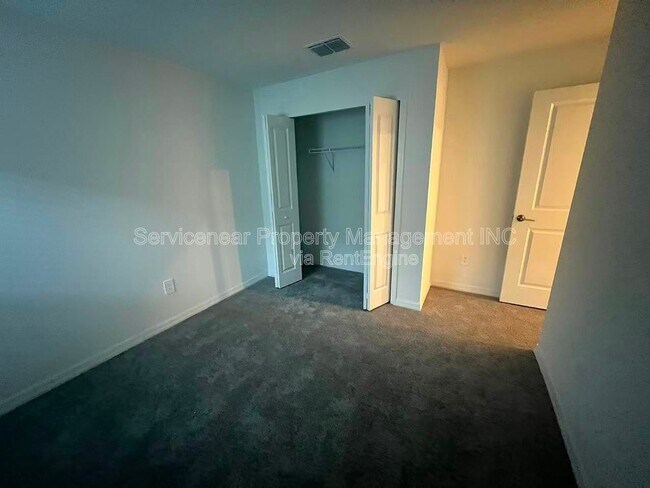 Foto del edificio - 2240 Gatsby Ln