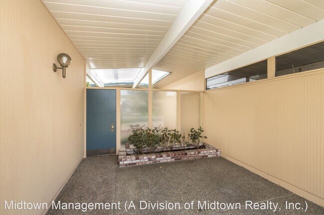 Foto del edificio - 5 br, 2.5 bath House - 724 Ames Ave.