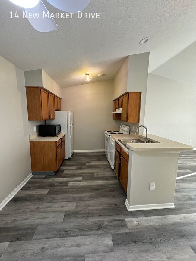 Building Photo - Updated 2bed 1bath