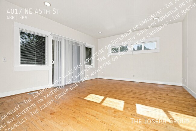 Foto del edificio - 4017 NE 45th St