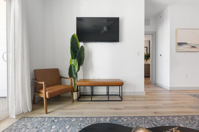 Foto del edificio - 1301 Leah Ave
