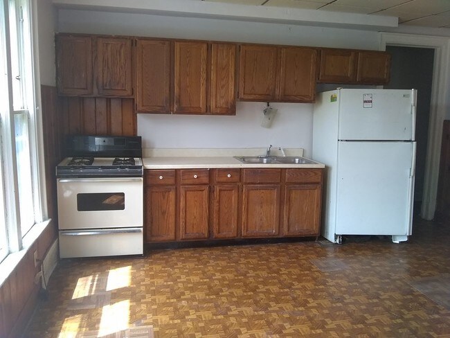 Foto del edificio - 1425 S. 38th Street - 2 Bedroom Lower