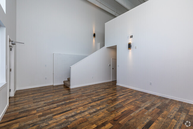 2BR, 1BA - 1,000 SF - 401 Charlotte Lofts