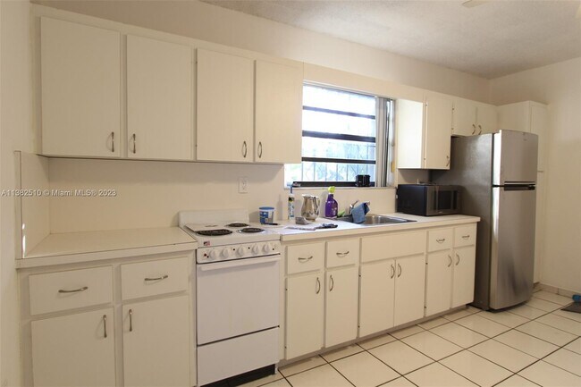 Foto del edificio - 1135 SW 72nd Ave