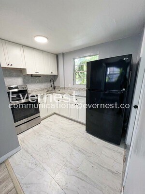 Building Photo - 669 Avenue B NW