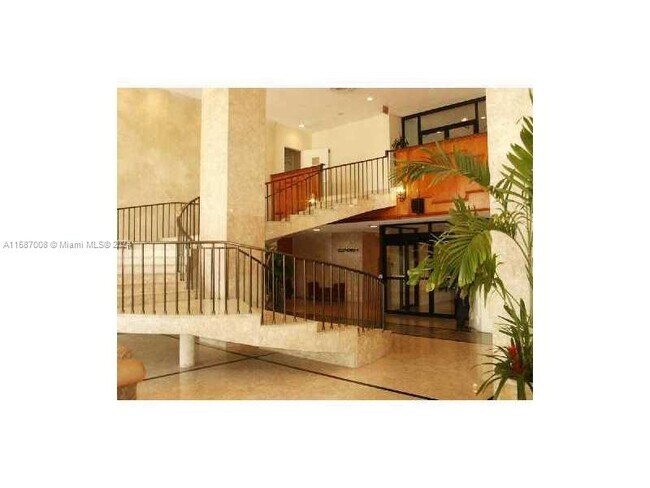 Foto del edificio - 5601 Collins Ave