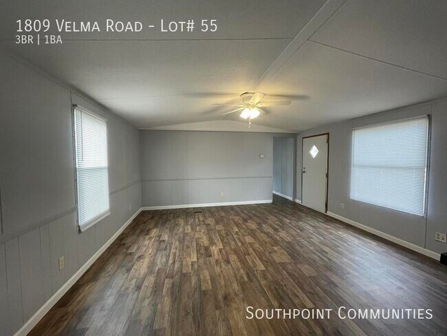 Foto del edificio - 1809 Velma Rd