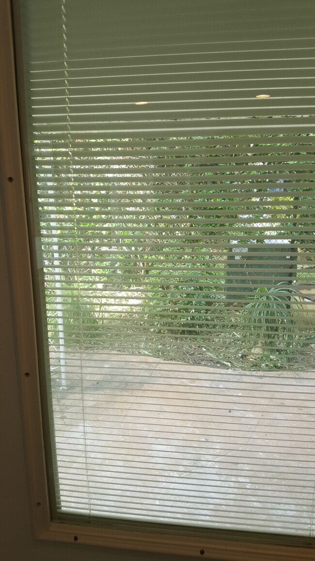 Building Photo - 325 Kenilworth Blvd