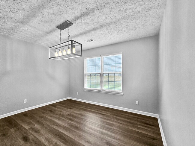 Foto del edificio - 1236 Liriope Ln SE