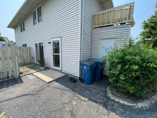 Building Photo - 2340 Carnation Dr