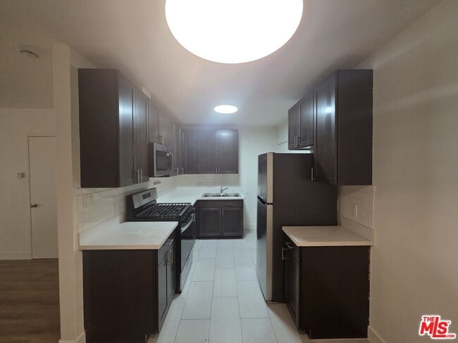 Building Photo - 1224 N Fairfax Ave