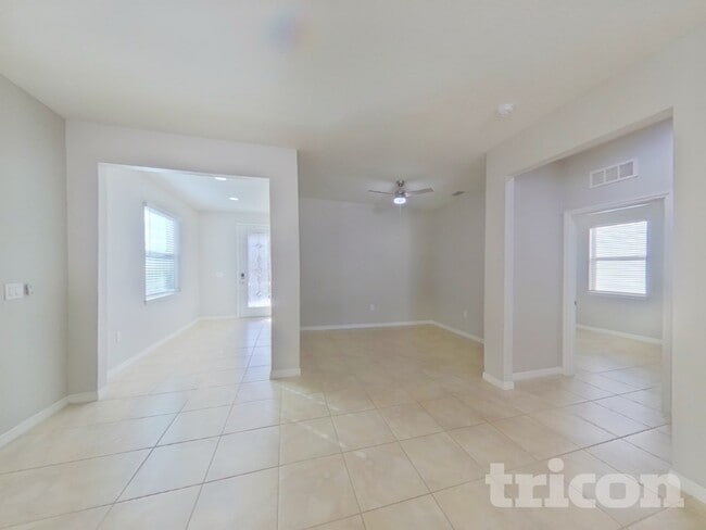 Building Photo - 2743 Red Horse Dr