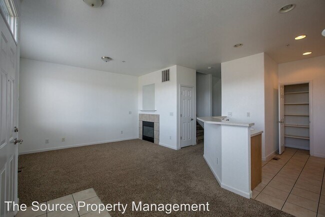 Building Photo - 2851 Kansas Dr