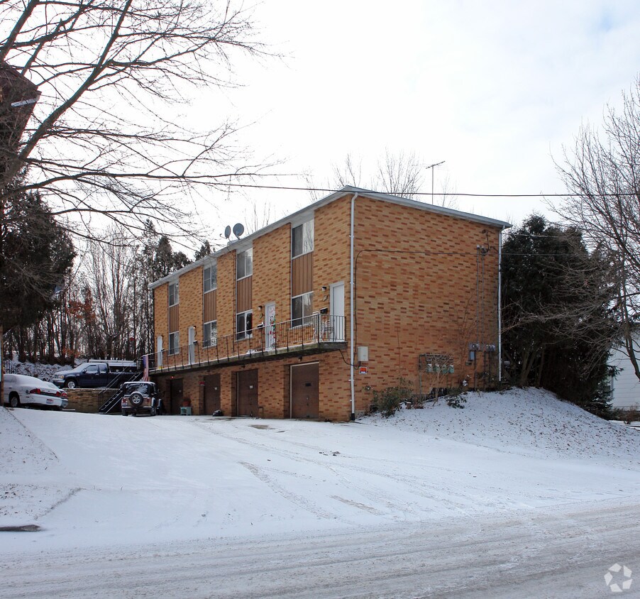 Primary Photo - 112 W Hall St