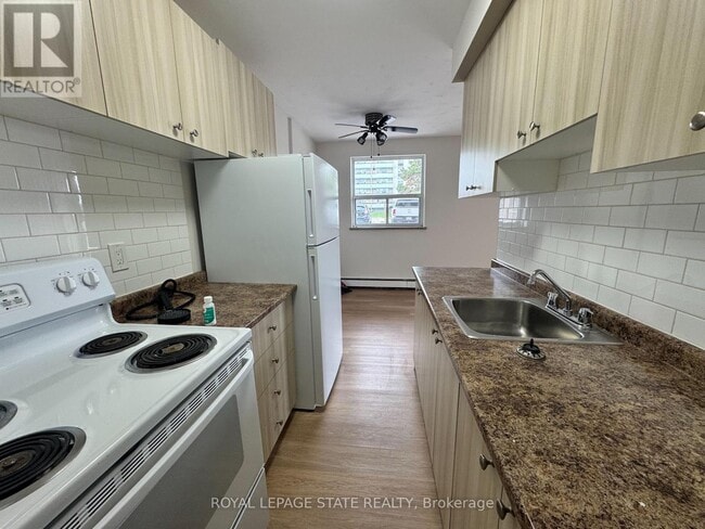 Building Photo - 105 Tia Dr