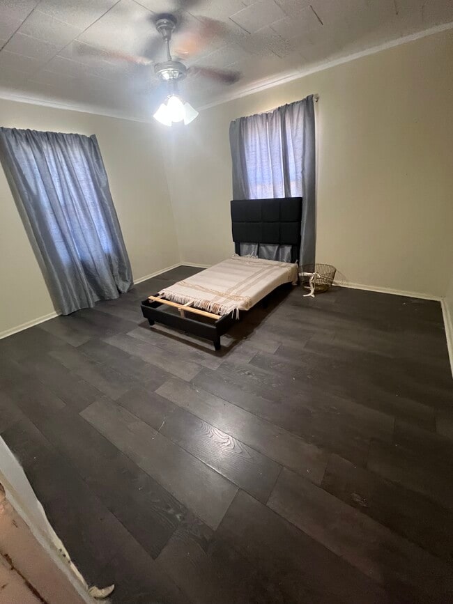 Building Photo - 149 Sylvia St