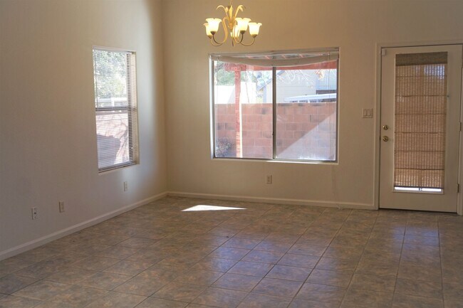 Building Photo - Mesa Verde home with a in Ground Pool