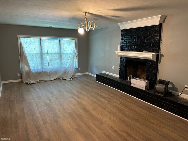 Building Photo - 3 br, 2 bath House - 3575 Debby Dr