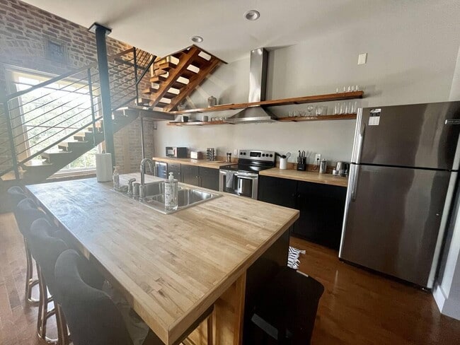 Photo - 709 Jackson Ave Apartment