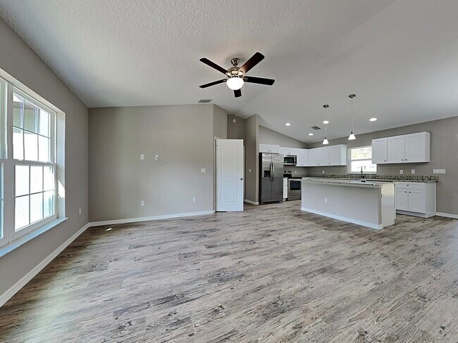 Foto del edificio - 1473 W Newbury St