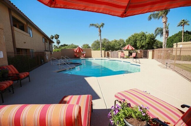 Foto del edificio - 10134 W Mohawk Ln