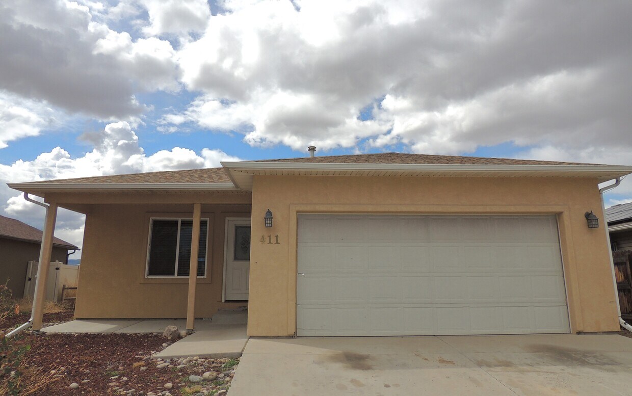 Primary Photo - 411 Chert Dr