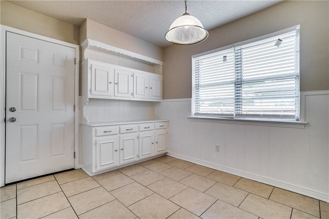Building Photo - 5812 Marview Ln