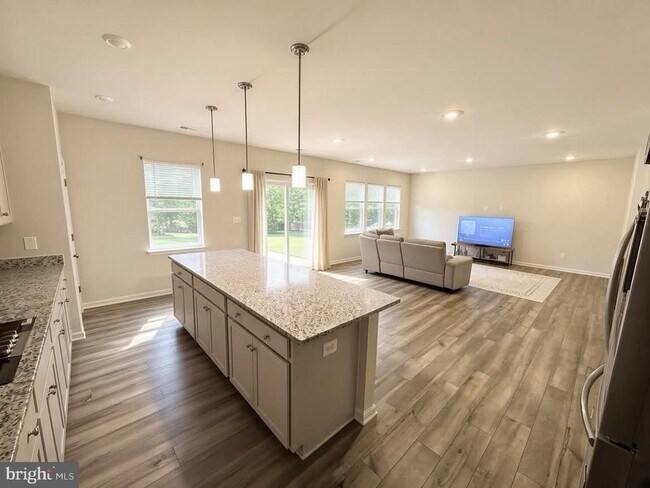 Foto del edificio - 42 Trout Lily Dr