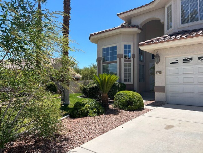 Foto del edificio - 5 BED, 4.5 BATH, 2 STORY HOME!!!