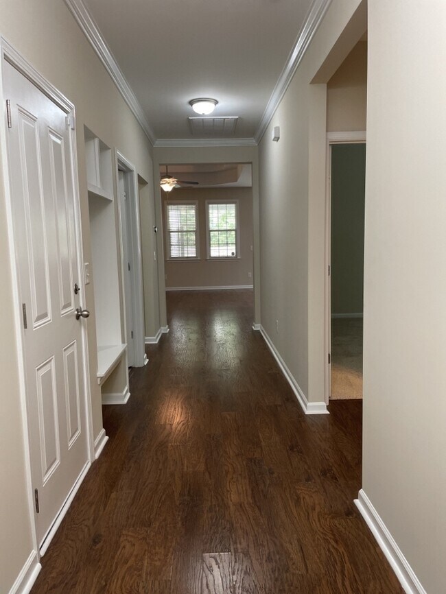 Building Photo - 467 Foxbank Plantation FOR RENT!