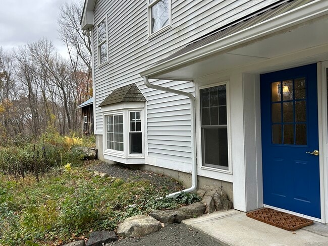 Foto del edificio - 199 Hoop Pole Hill Rd