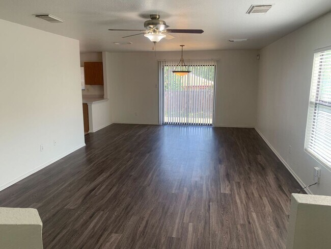 Foto del edificio - **APPLICATION RECEIVED** MOVE IN SPECIAL! ...