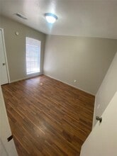 Building Photo - 5814 Mackinaw St