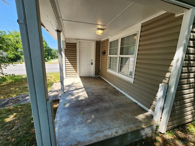 Foto del edificio - Spacious 1-Bedroom, 1-Bathroom Home AVAILA...