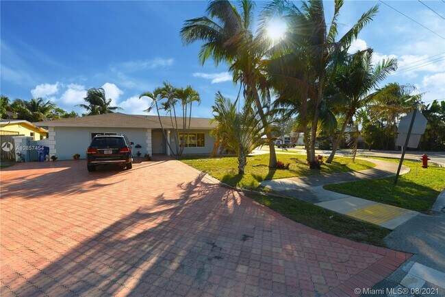 Foto del edificio - 1100 NE 4th St