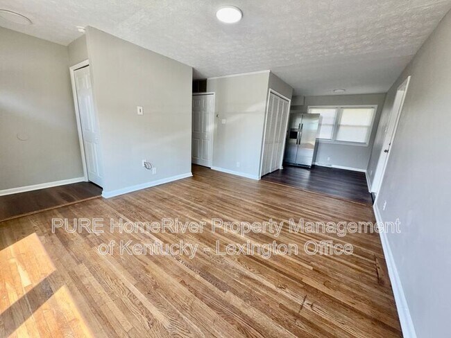Building Photo - 629 Kent Dr