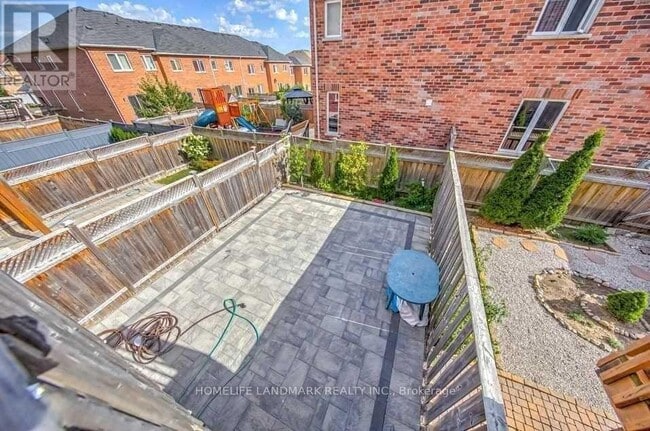 Building Photo - 92 Hawkes Dr