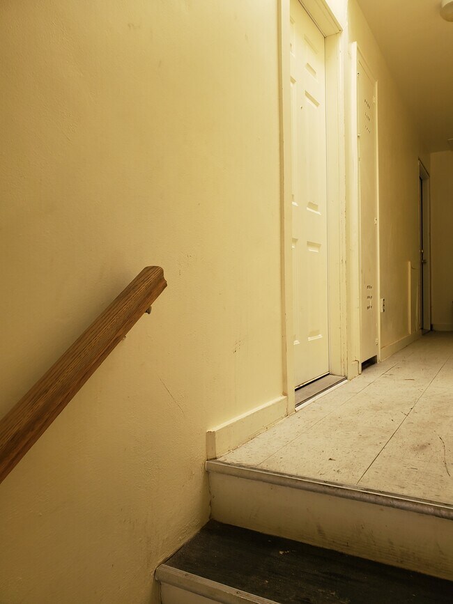 Foto del edificio - 816 E 7th St