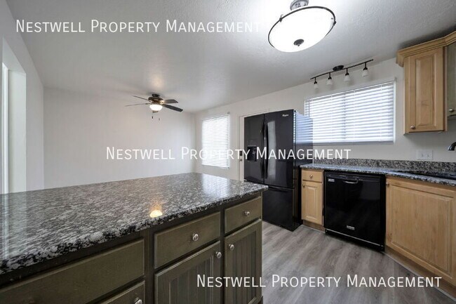 Foto del edificio - 1562 Ponderosa Ln