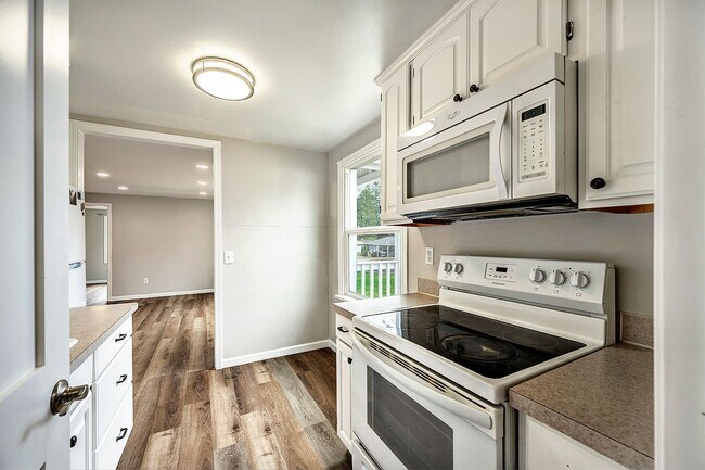 Building Photo - Two Bed / One Bath in Everett