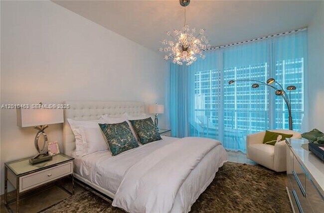 Foto del edificio - 6799 Collins Ave
