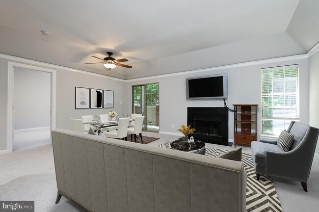 Building Photo - 3922 Penderview Dr