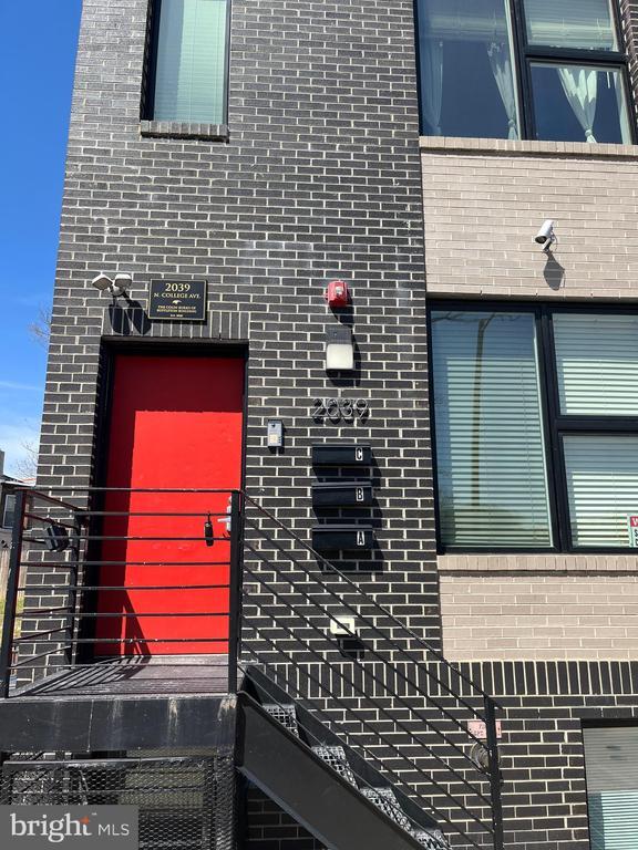 Building Photo - 2039 N College Ave