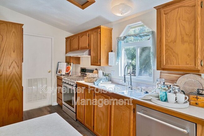 Foto del edificio - 2541 Deer Brush Ln