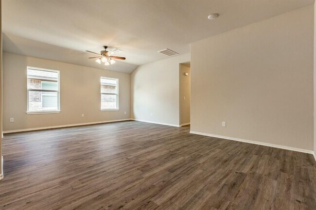 Foto del edificio - 320 Chalk Hill Ct