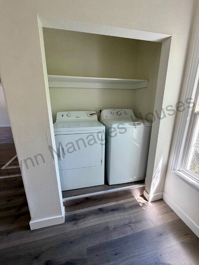 Foto del edificio - Updated Single Family Home with Fenced Yard